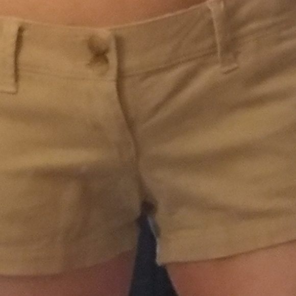 American Eagle low rise beige shorts -Size 00 - Picture 7 of 7